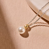 Necklace with pearl